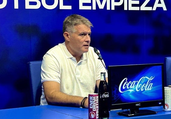 Pedro Morilla, entrenador del Decano, en sala de prensa