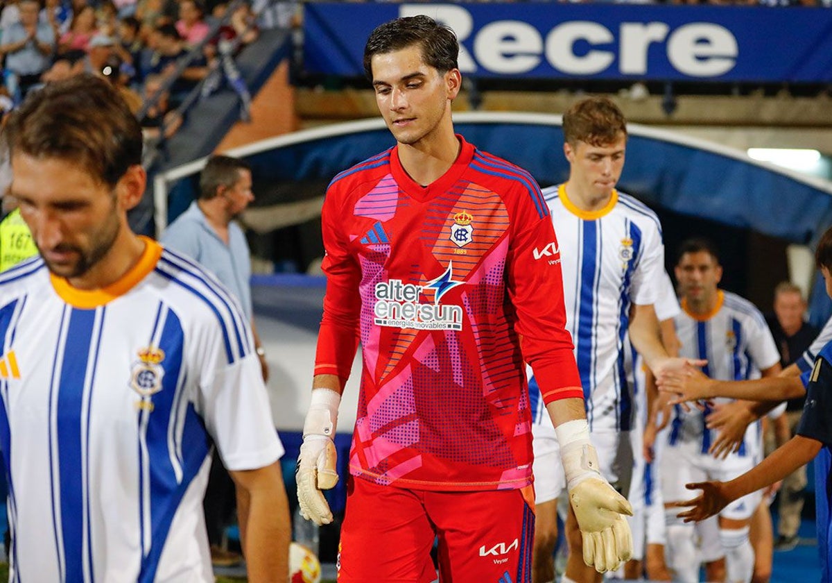 David Gil se estrenó como titular con el Recreativo en partido oficial este pasado fin de semana