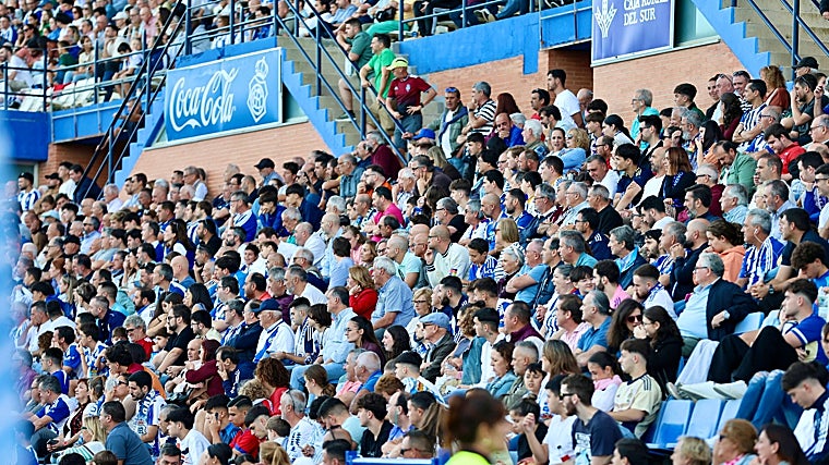 Crónica del Recreativo- Atlético Malagueño: Morilla ve la botella medio llena; la afición medio vacía (1-0)