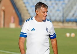 Pedro Morilla, técnico del Recreativo de Huelva, en un entrenamiento