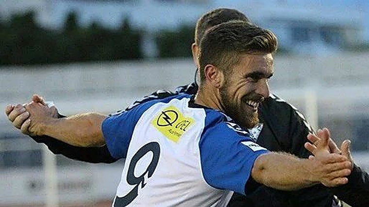 Francis Ferrón en su etapa como futbolista del Marbella en Segunda B