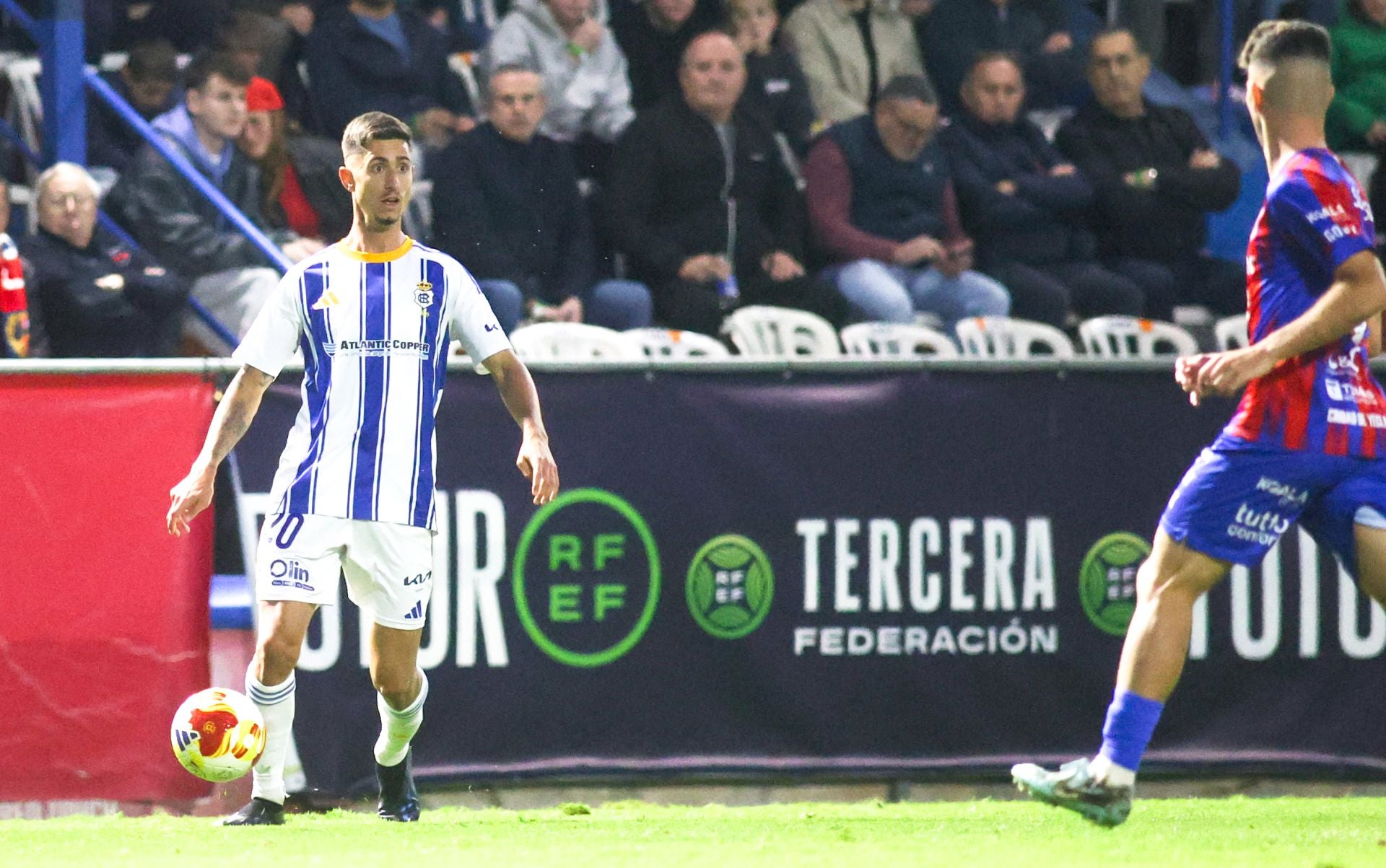 Las imágenes de la derrota del Recreativo ante el Yeclano en La Constitución