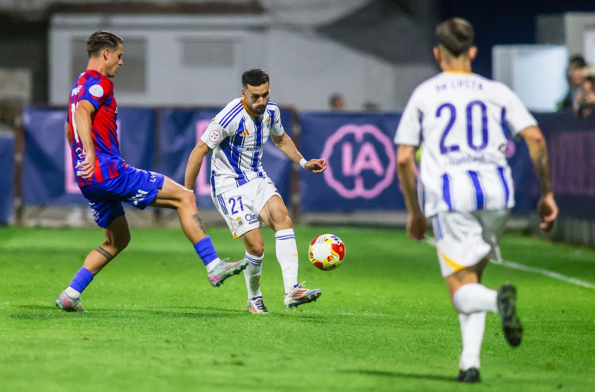 Las imágenes de la derrota del Recreativo ante el Yeclano en La Constitución