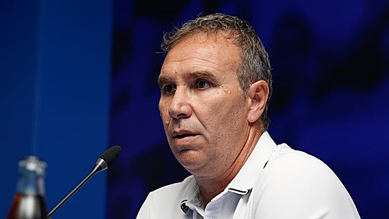 «Quiero que los jugadores de la cantera tiren la puerta», dice el director deportivo del Recre