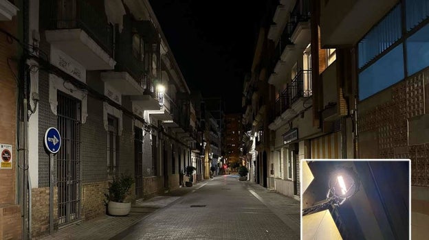 La calle Rico, anoche. En el recuadro, una de las luces led