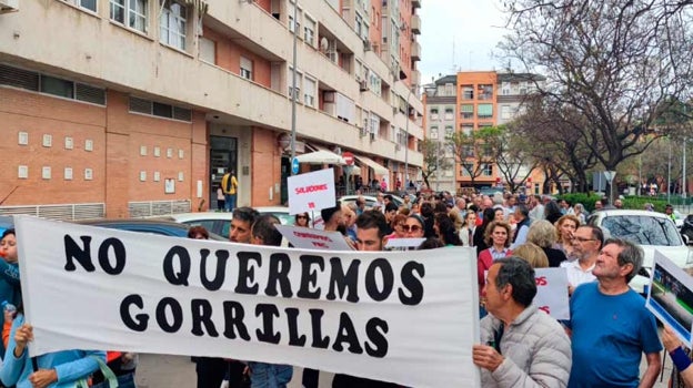 Vecinos del Molino en una protesta contra los gorrillas en la zona