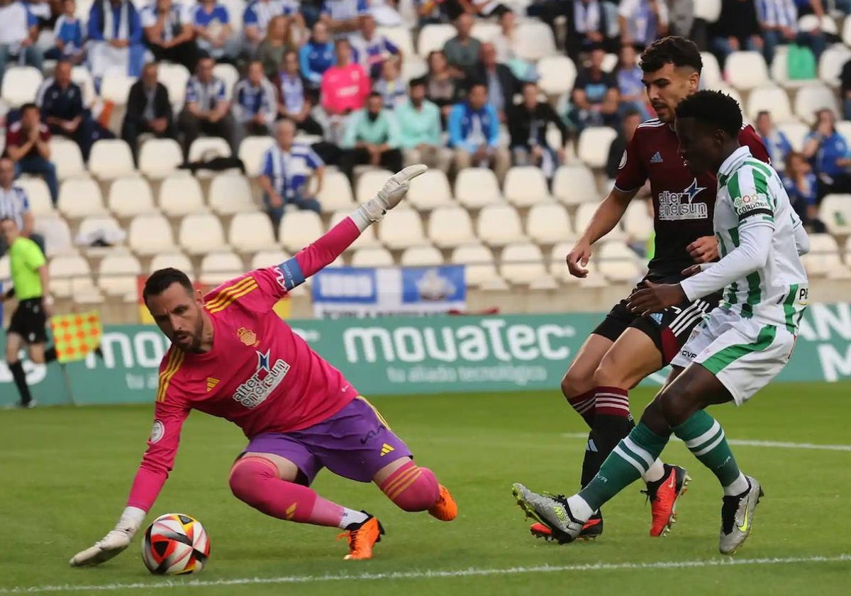 Rubén Gálvez durante el Córdoba-Recreativo disputado el pasado domingo en El Arcángel