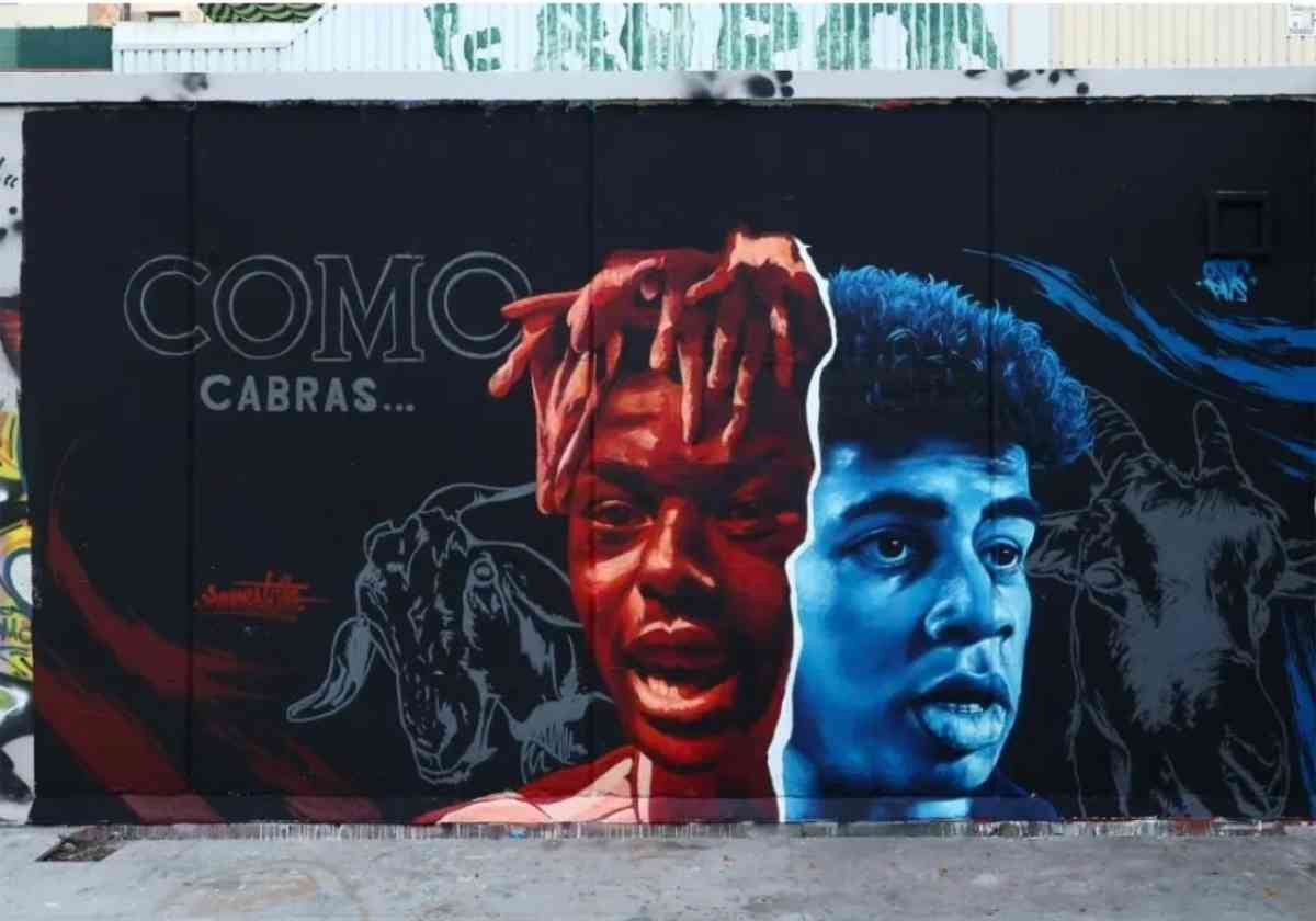 El mural con los dos futbolistas de la Selección