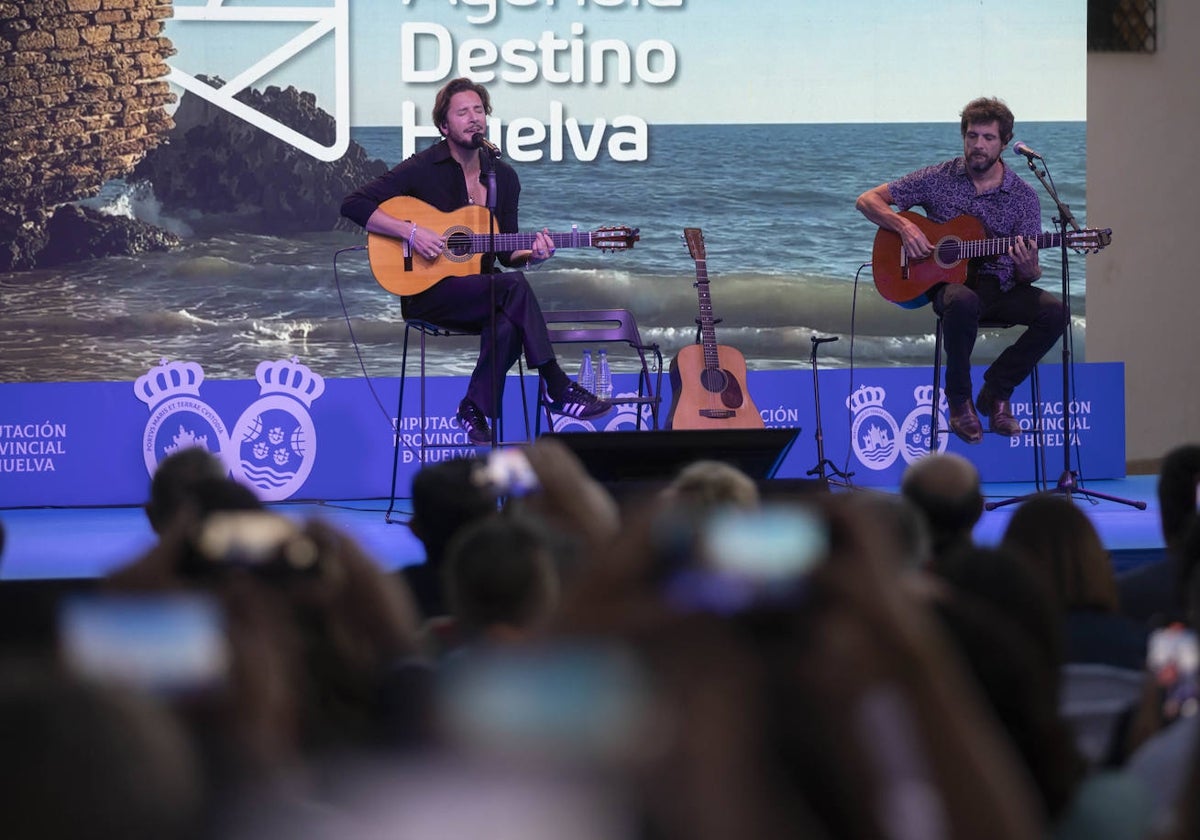 Carrasco en su concierto sorpresa en La Rábida