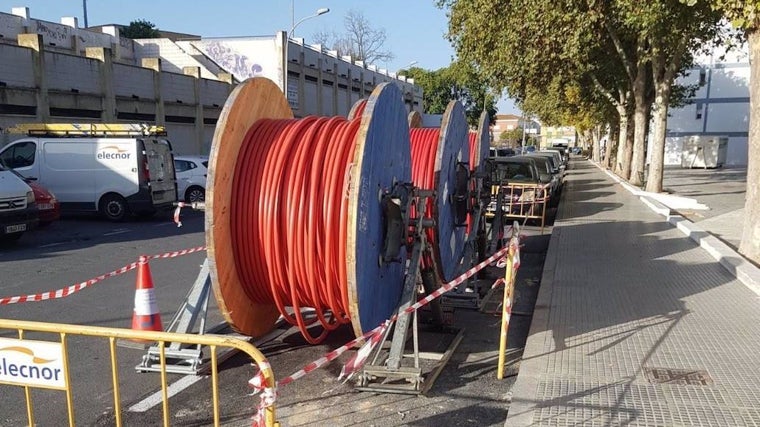 Obras de refuerzo de la red eléctrica del barrio de La Hispanidad de Huelva