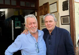 Manolo, dueño del Restaurante Portichuelo, con el actor José Coronado