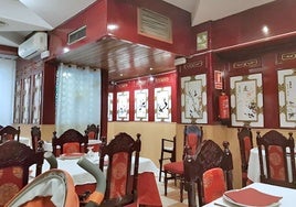 Interior del restaurante chino País Divino