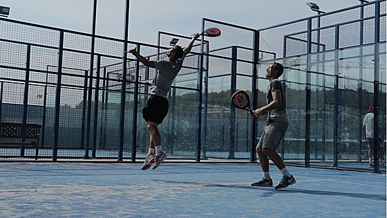 Ni caminar ni correr: este es el divertido deporte que recomiendan los médicos para vivir mejor