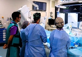 El hospital Juan Ramón Jiménez de Huelva forma a cardiólogos del país en el uso del balón con fármaco para cardiopatías