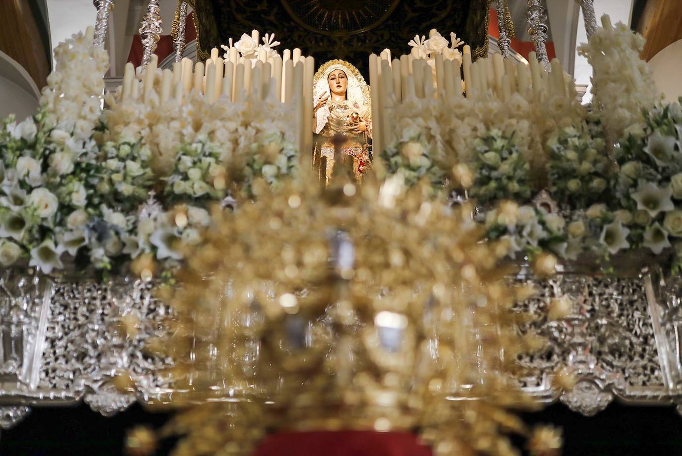 La coronación de la Virgen de la Amargura de Huelva, en imágenes