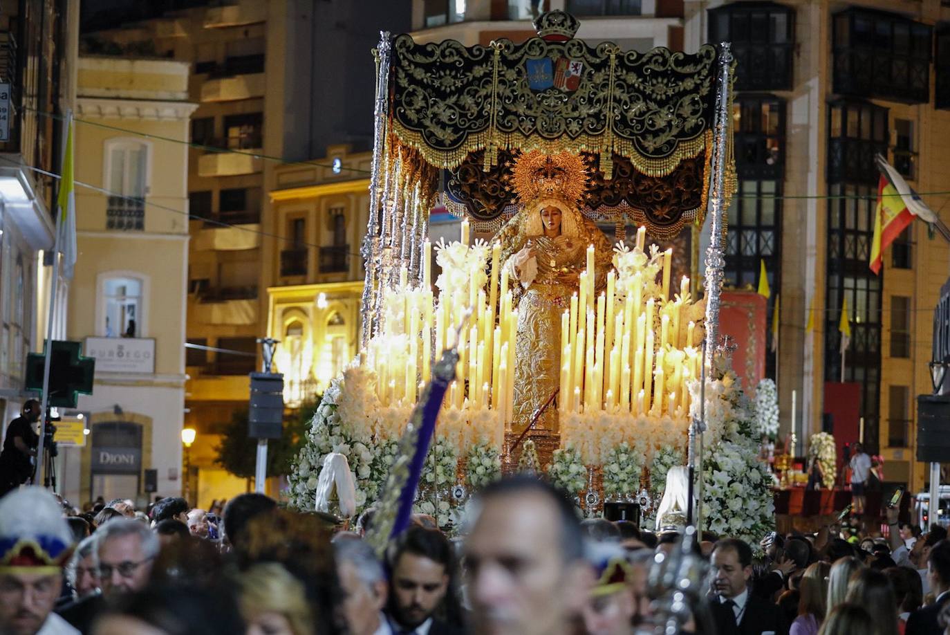 La coronación de la Virgen de la Amargura de Huelva, en imágenes