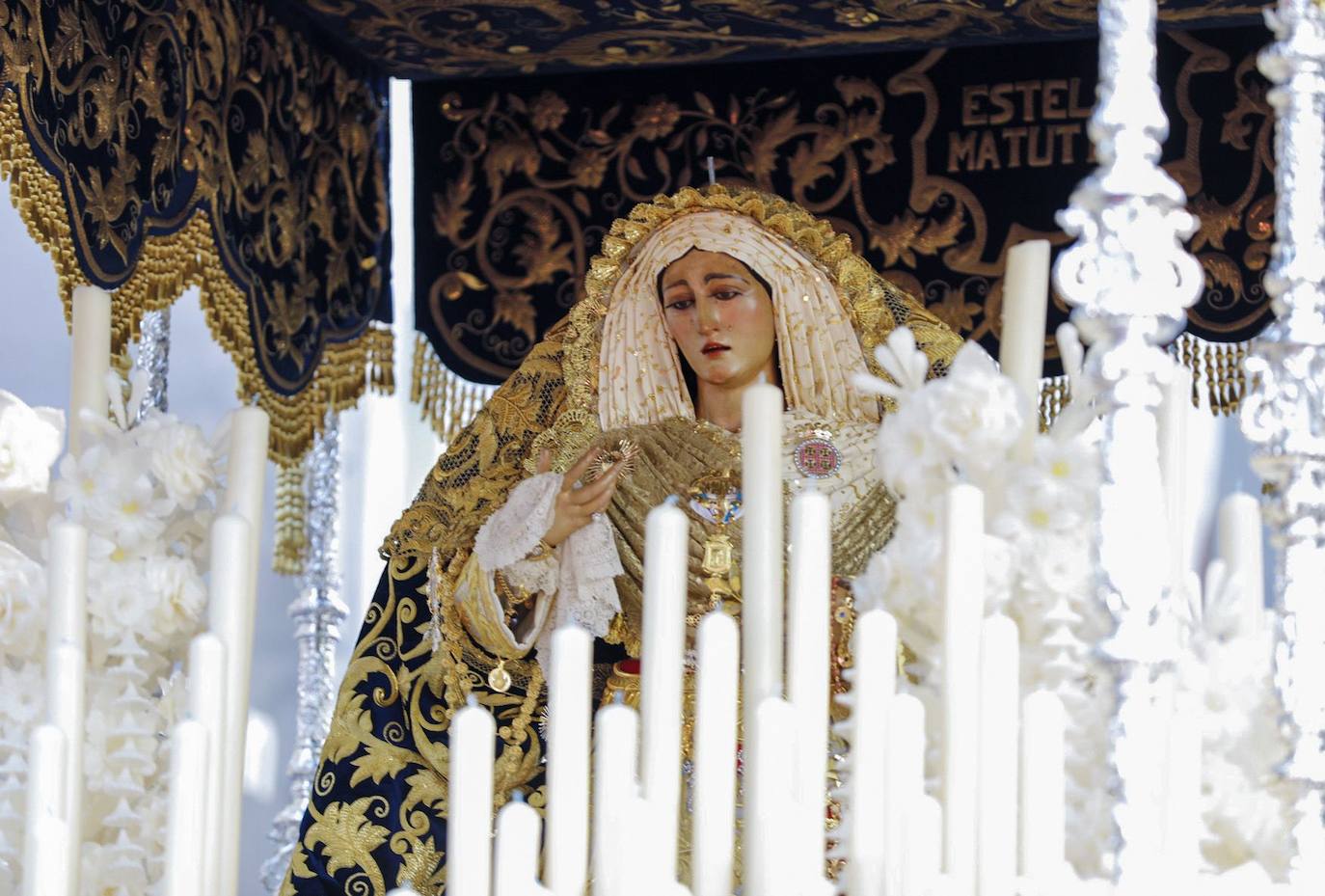 La coronación de la Virgen de la Amargura de Huelva, en imágenes