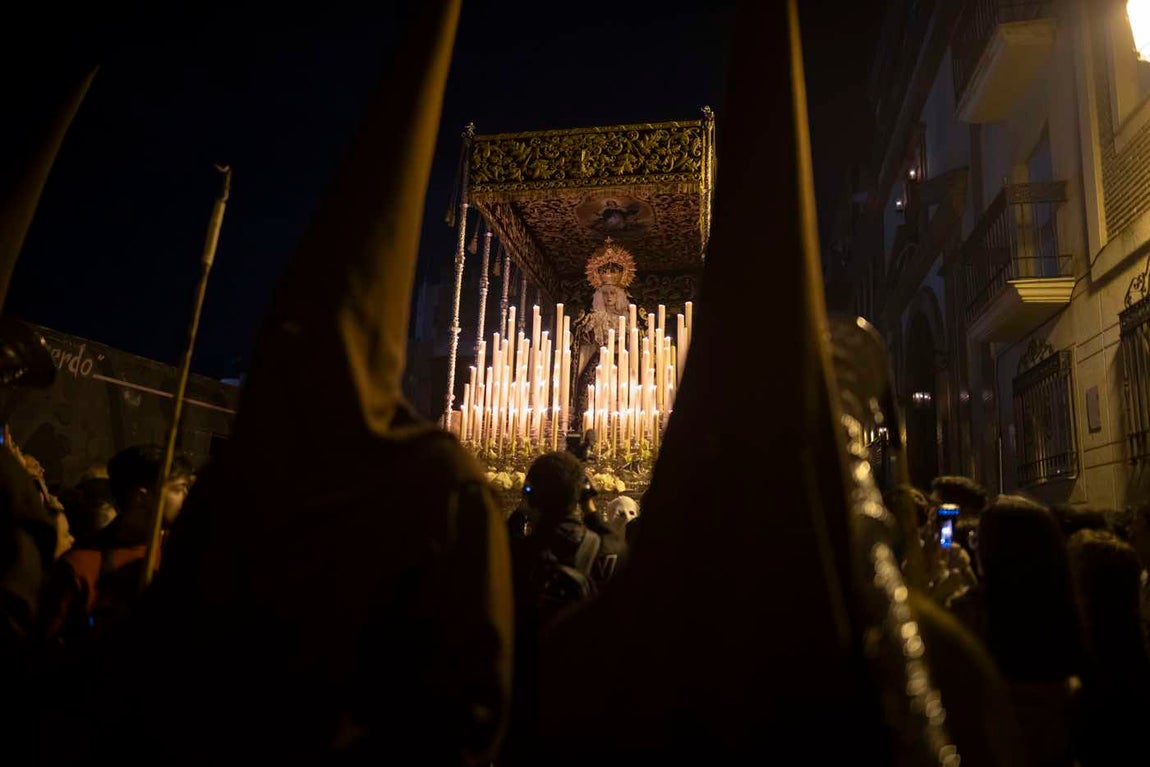 El Lunes Santo de Huelva, en imágenes