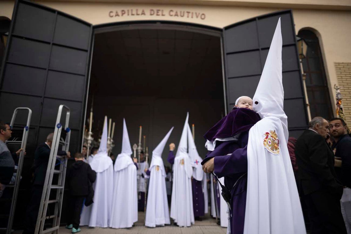 El Lunes Santo de Huelva, en imágenes