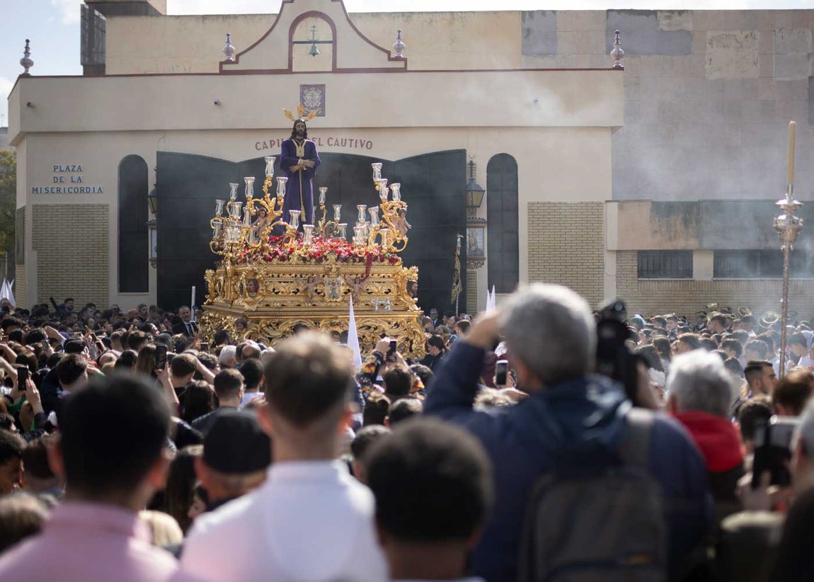 El Lunes Santo de Huelva, en imágenes