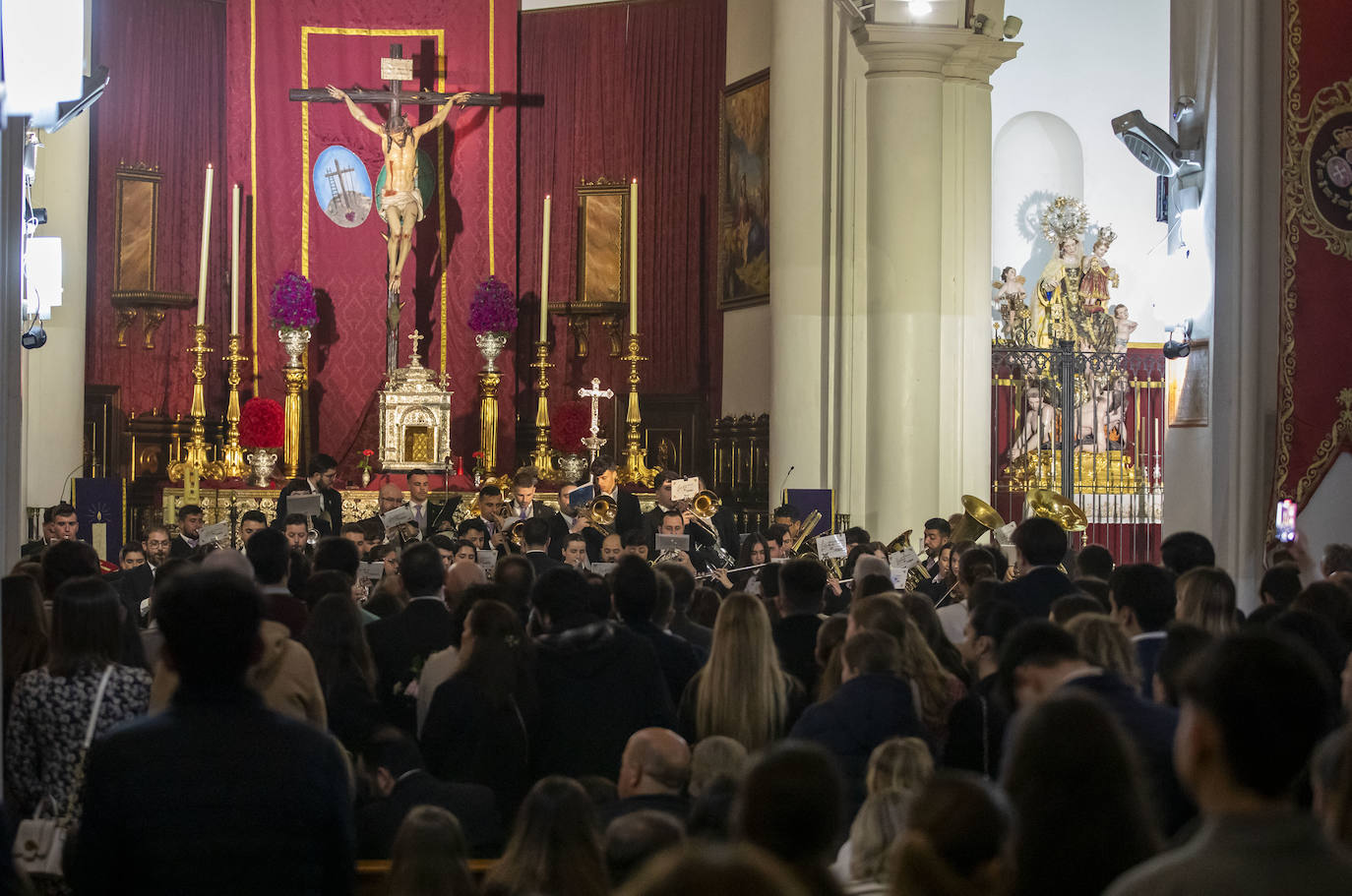 El Jueves Santo de Huelva, en imágenes