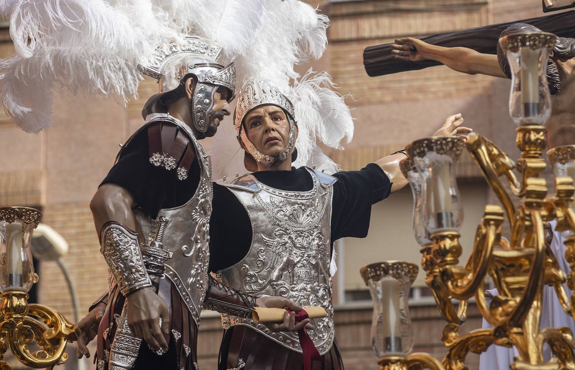 El Viernes Santo de Huelva, en imágenes