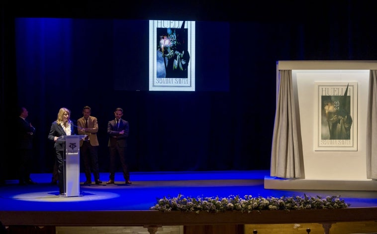 Imagen principal - Un cartel cargado de Esperanza para anunciar la Semana Santa de Huelva 2025
