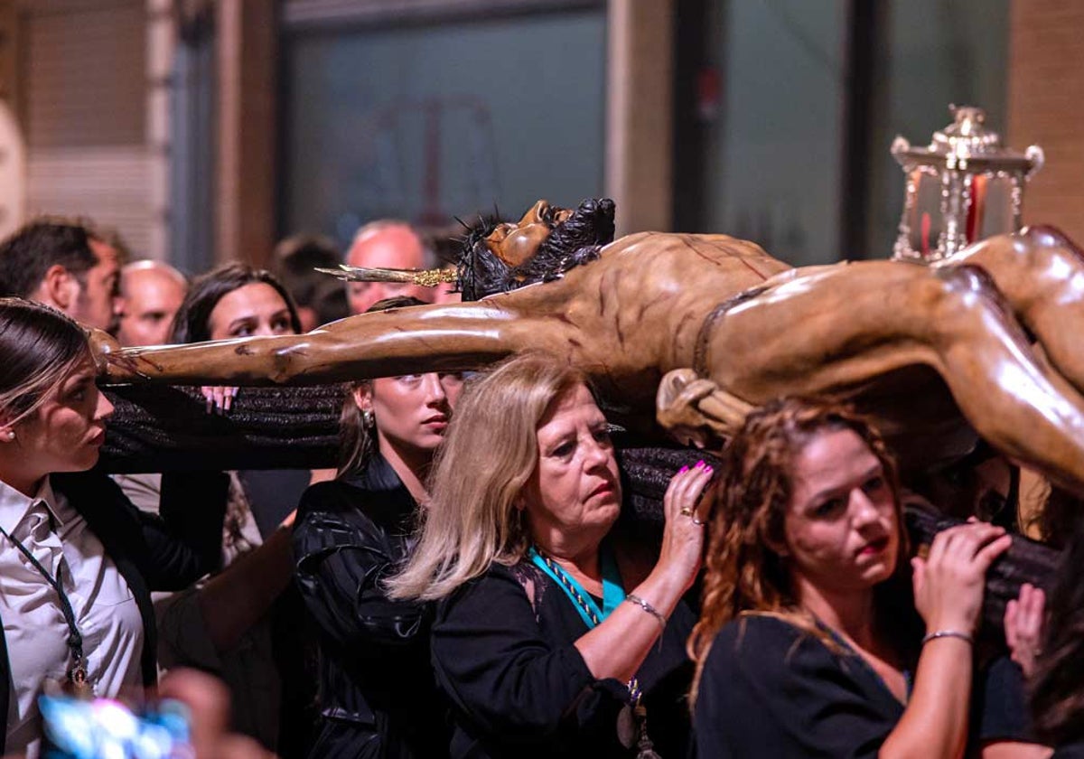 Vía Crucis con el Cristo de la Expiración