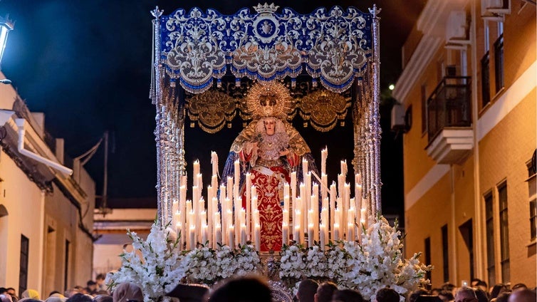 Itinerarios y horarios del Viernes de Dolores de la Semana Santa de Huelva 2025