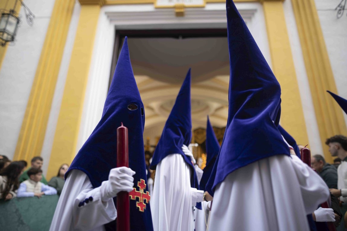 Miércoles Santo en Huelva: Una corona de instantes con La Esperanza