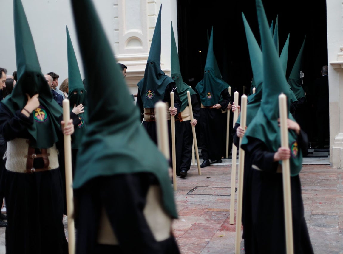 Viernes Santo: En Silencio a los pies de la cruz