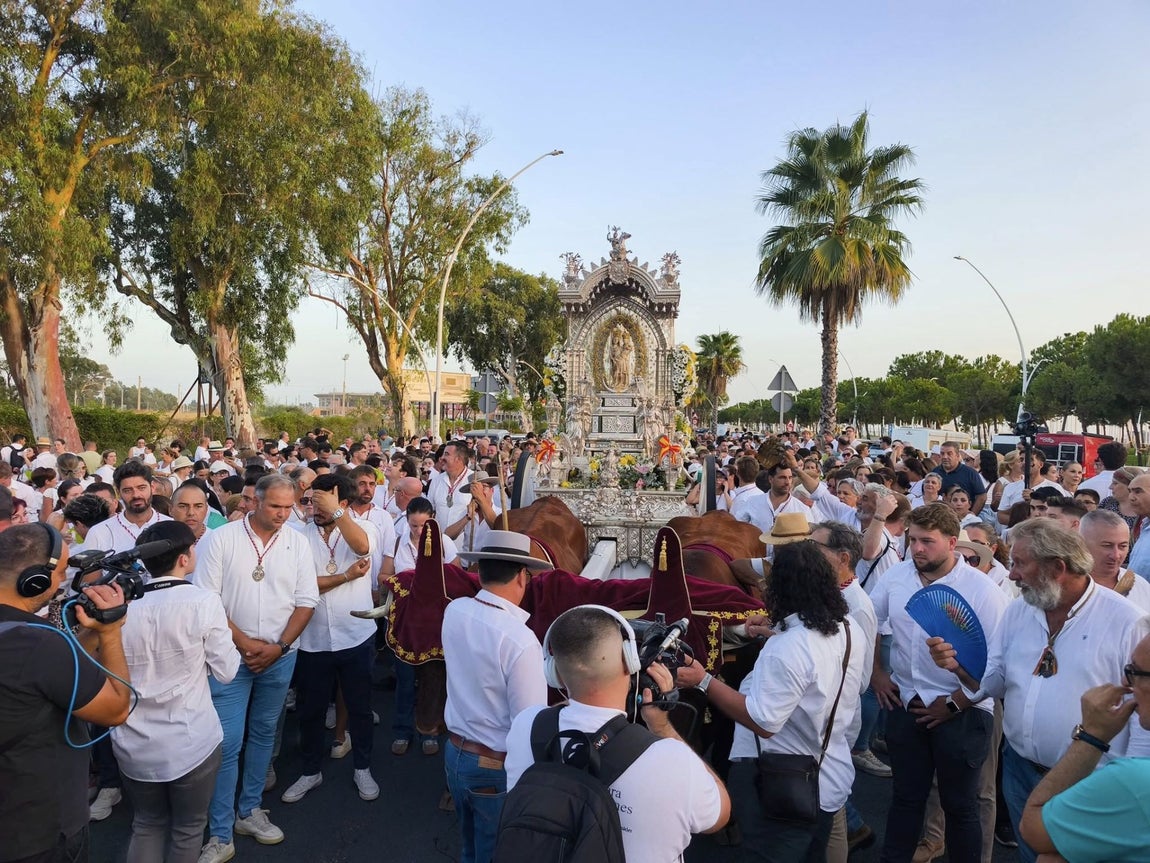 Magna Mariana: Las imágenes de la masiva llegada a Huelva de las patronas de Lepe y Palos
