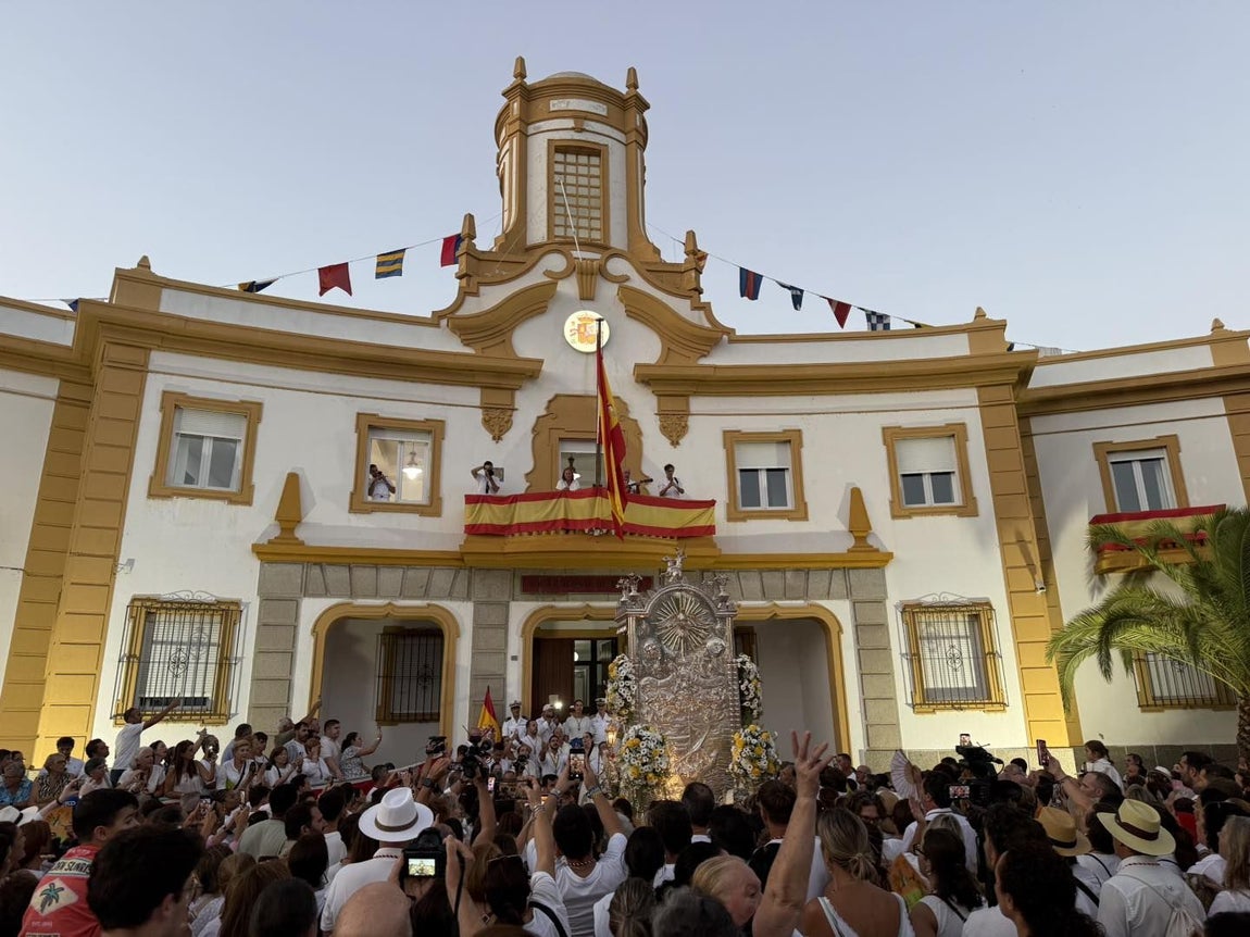 Magna Mariana: Las imágenes de la masiva llegada a Huelva de las patronas de Lepe y Palos