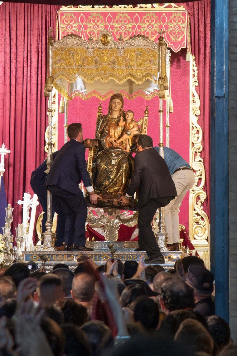 La imagen de la patrona lepera culmina su viaje a la capital