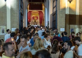 Magna Mariana de Huelva: La capital se desborda en la jornada de víspera con la visita a los templos