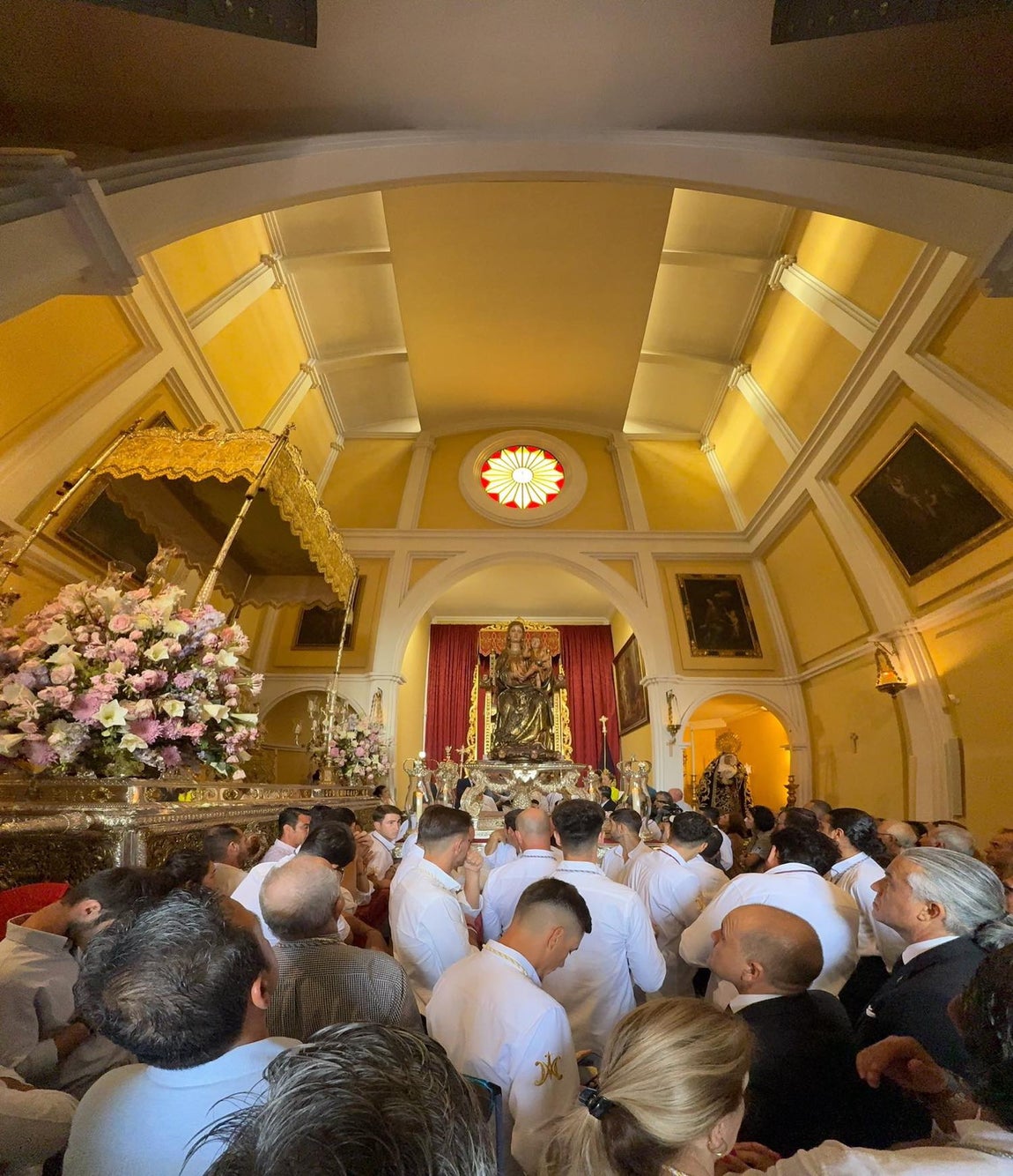 El regreso triunfal de la Virgen de la Bella a su hogar en Lepe, en imágenes