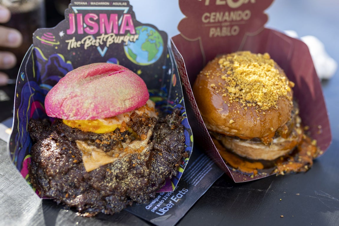 Las mejores imágenes del desembarco de The Champions Burger en Huelva