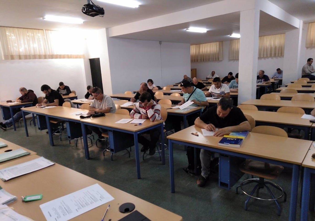 Arrancan las oposiciones este domingo en Andalucía