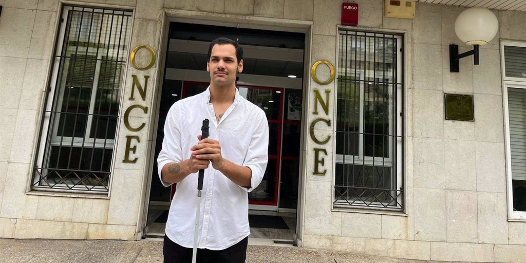 El atleta onubense Ionut Antonio Acín, Premio Nacional de Juventud