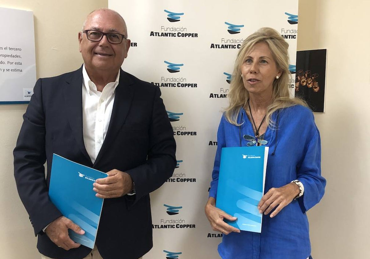Antonio de la Vega y María José Rico tras renovar su acuerdo de colaboración