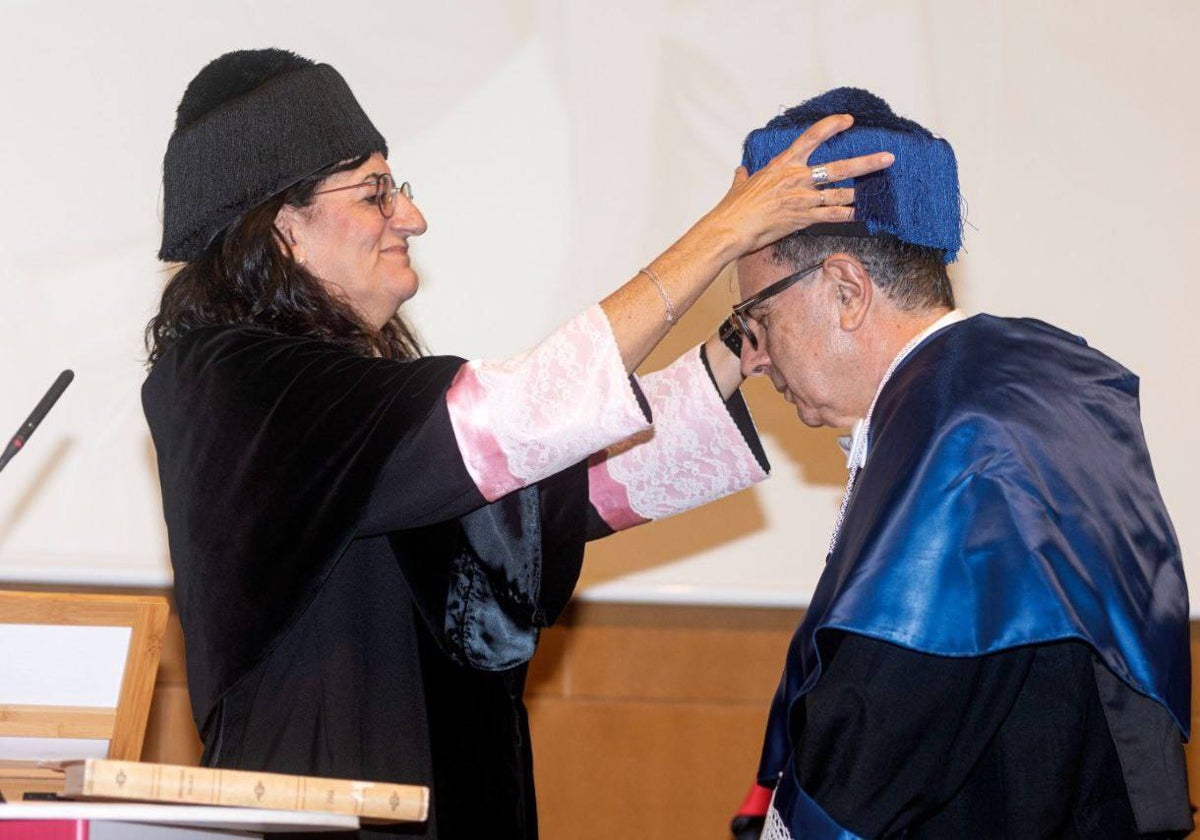Avelino Corma ha sido investido doctor Honoris Causa por la UHU