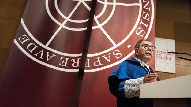 Avelino Corma durante su intervención