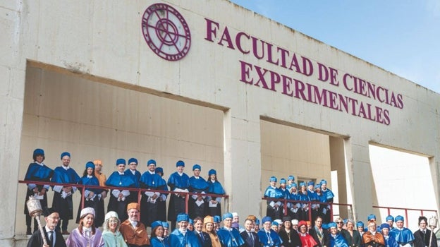 La investidura ha sido promovida por la Facultad de Ciencias Experimentales