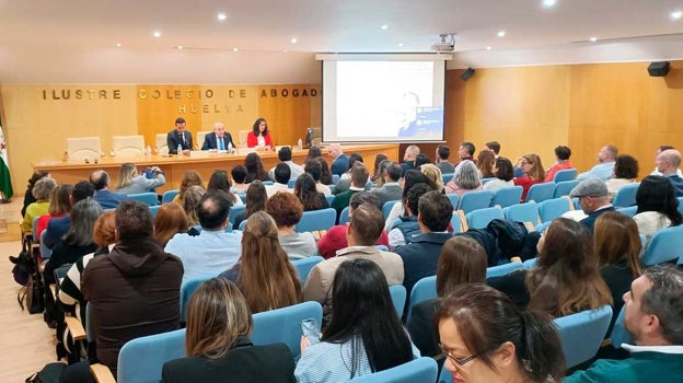La Junta forma a abogados del turno de oficio de violencia de género para mejorar la asistencia a las víctimas