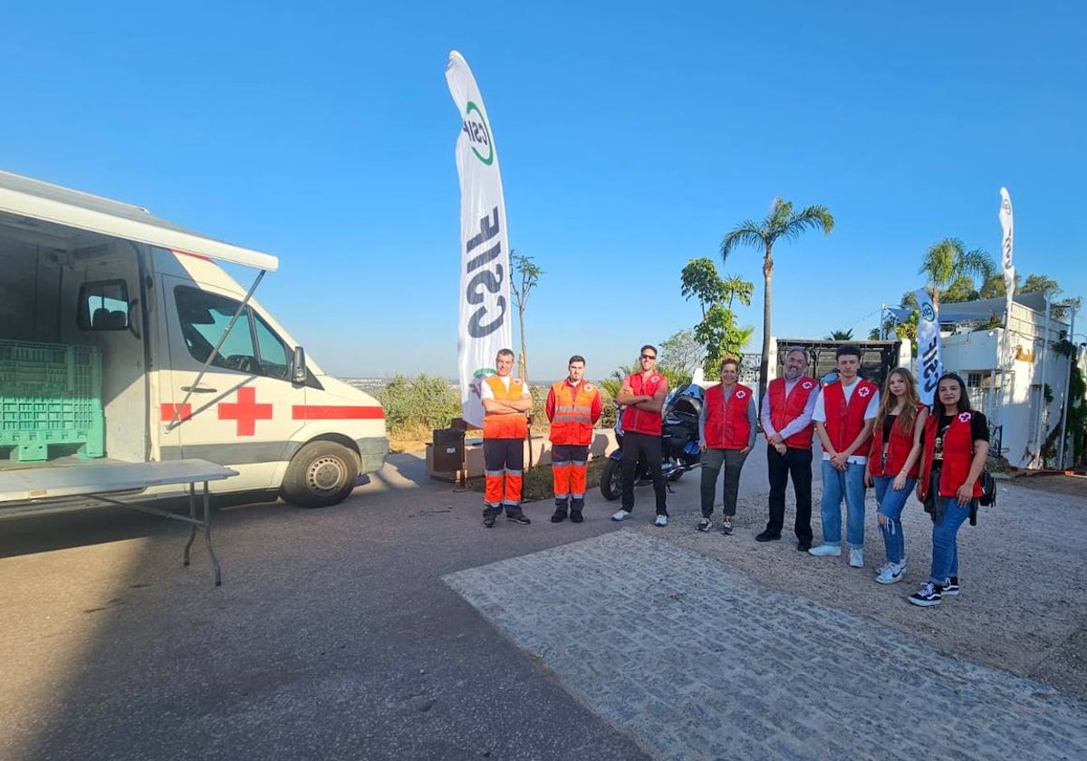 Varios de los voluntarios de Cruz Roja Huelva en la VI Ruta Solidaria en Motocicleta
