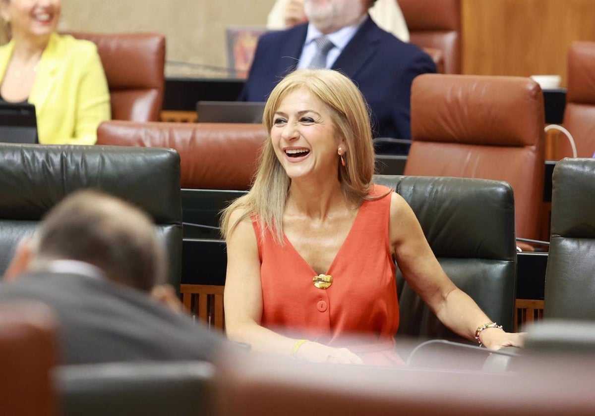 La consejera Patricia del Pozo en un pleno del Parlamento andaluz