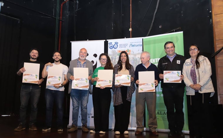 Imagen principal - 400 personas se benefician del proyecto 'Promotores Ambientales del Bañado Sur'