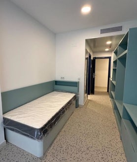 Imagen secundaria 2 - La visita institucional de este viernes a la nueva Residencia de Estudiantes de la UHU