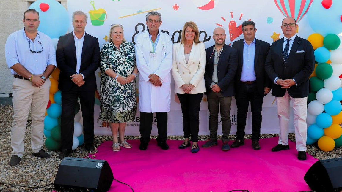 Colocada la primera piedra de El Patio del Amor en el Hospital Juan Ramón Jiménez