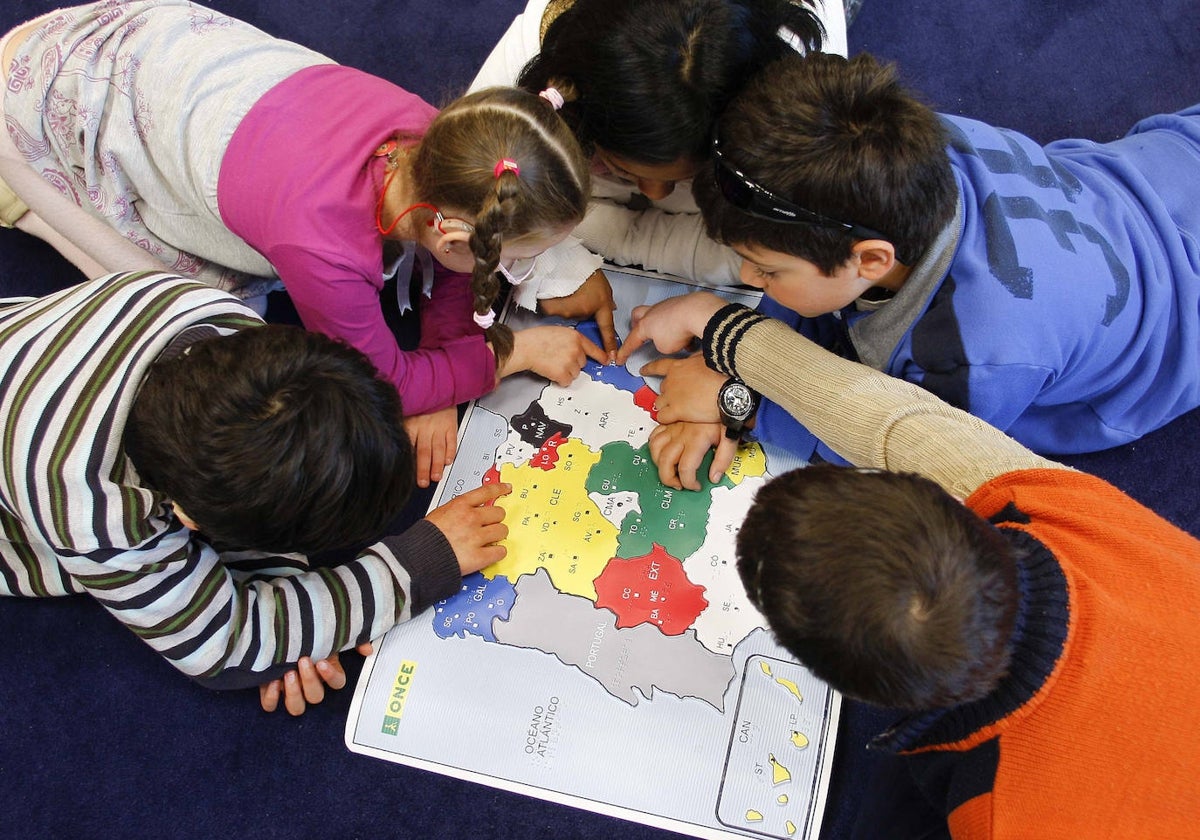 La ONCE garantizan la inclusión educativa y social de los estudiantes ciegos en Huelva